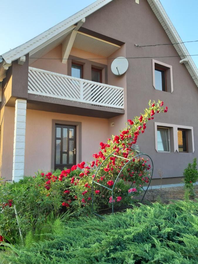 Becze Vanda Kulcsoshaz Lăzarea Buitenkant foto