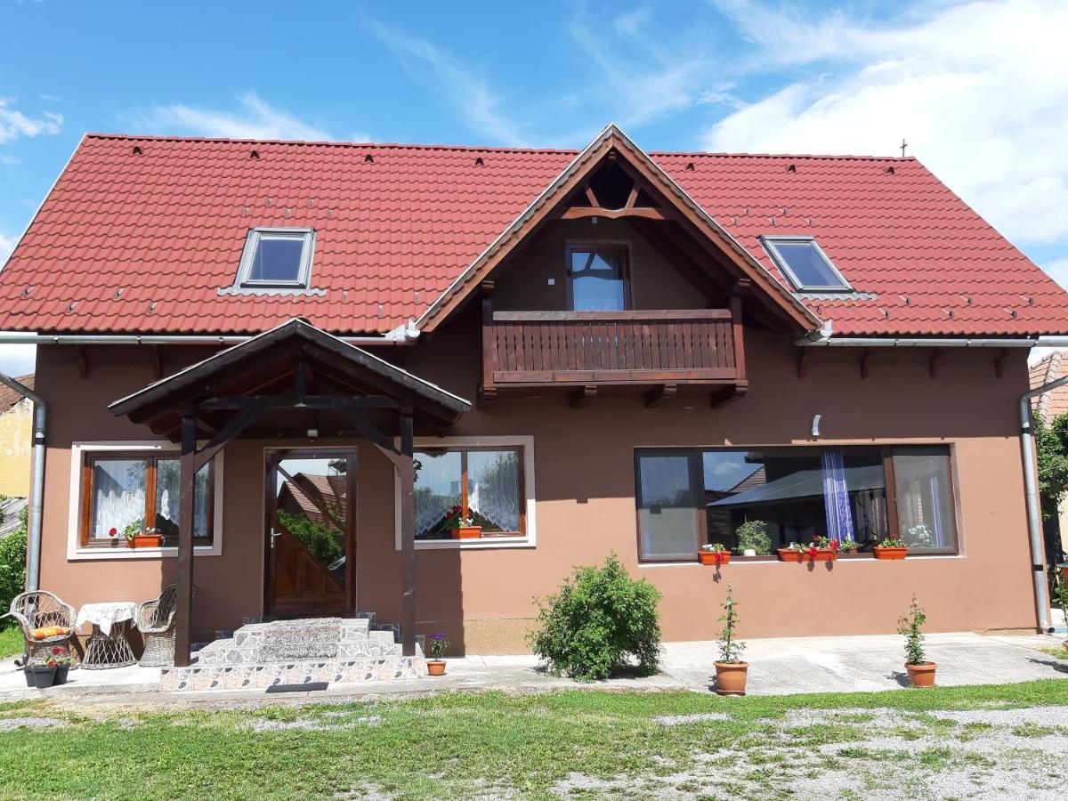 Becze Vanda Kulcsoshaz Lăzarea Buitenkant foto